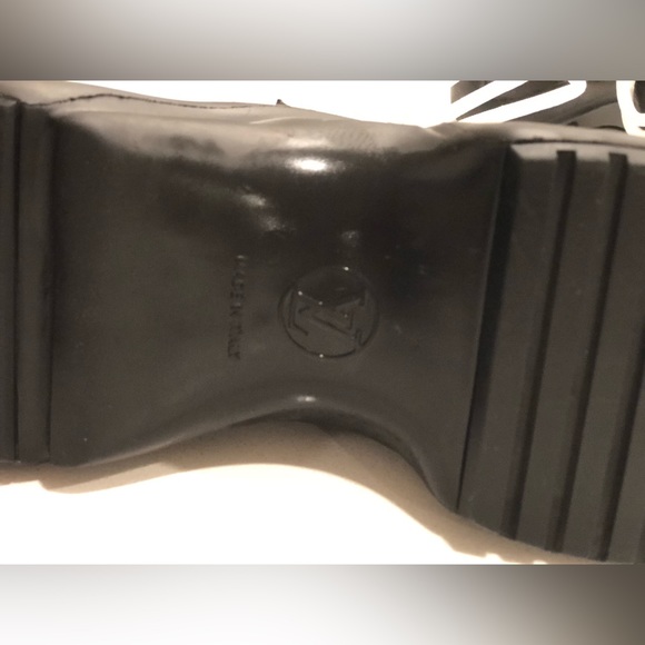 Louis Vuitton Arch Light rare color. - Picture 6 of 13